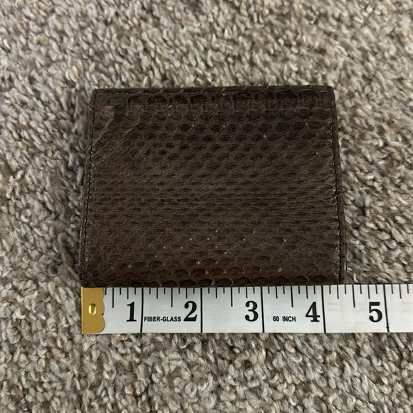 Nina Ricci Vintage 80’s 90’s Taupe/Brown Snake Leather Small Wallet - Picture 14 of 15